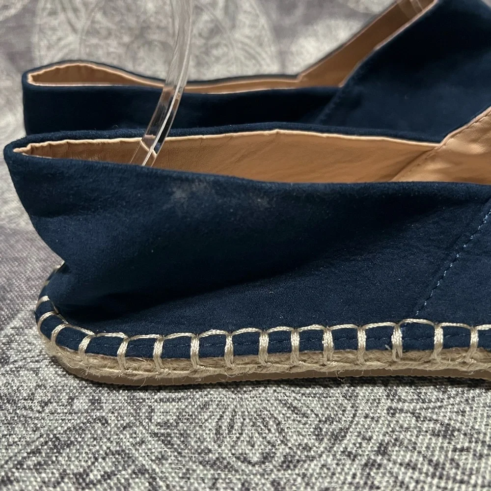 The Unbranded Brand step out